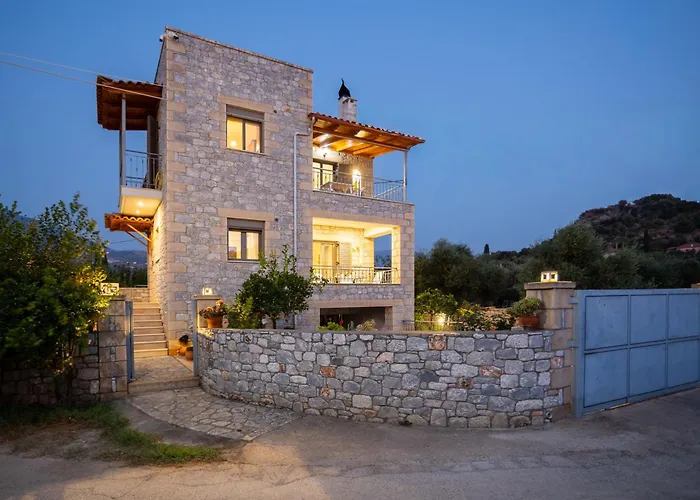 Sunstone Apartment *