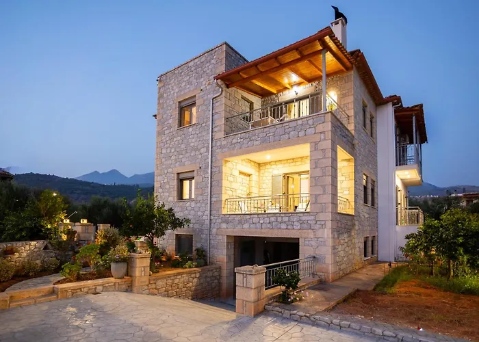 Sunstone Apartment *