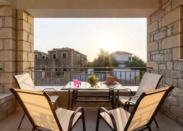 Sunstone Apartment *